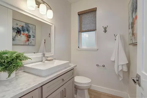 Bath - 3444 Garfield Ave, Carmichael, CA 95608 photo 8 of 8