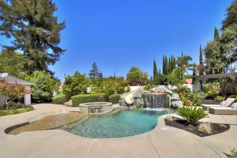 Exterior - 3444 Garfield Ave, Carmichael, CA 95608 photo 8 of 26