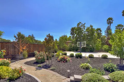 Exterior - 3444 Garfield Ave, Carmichael, CA 95608 photo 13 of 26