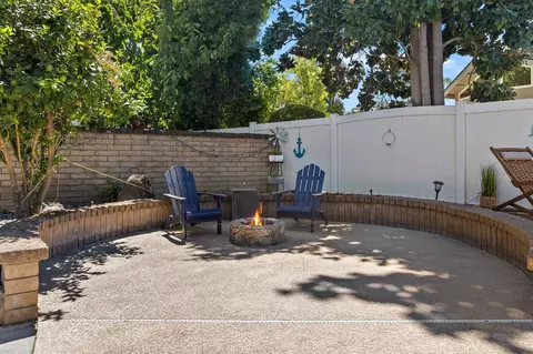 Exterior - 801 Eastridge Dr, Modesto, CA 95355 photo 4 of 11