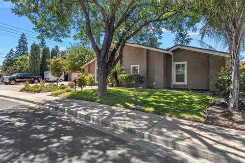 Exterior - 801 Eastridge Dr, Modesto, CA 95355 photo 2 of 11