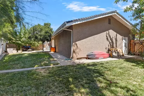 Exterior - 801 Eastridge Dr, Modesto, CA 95355 photo 8 of 11