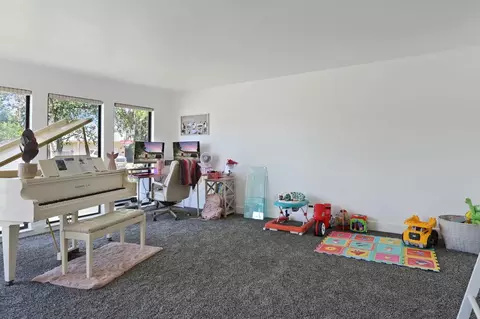 262 Benson, Lodi, CA 95242 photo 4