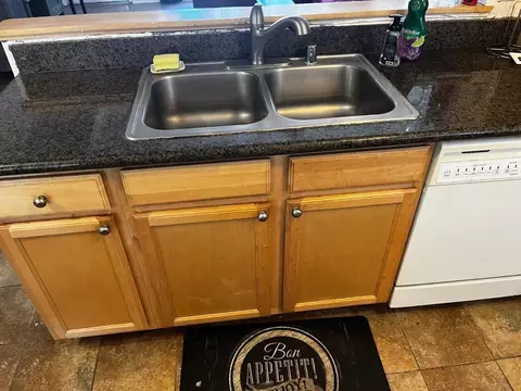 Kitchen - 126 W 23rd St, Tracy, CA 95376 photo 2 of 3