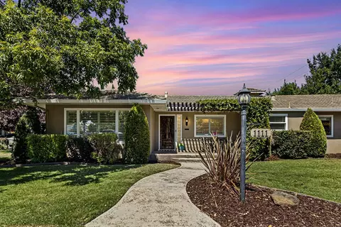 1111 W Oak St, Lodi, CA 95240 photo 1