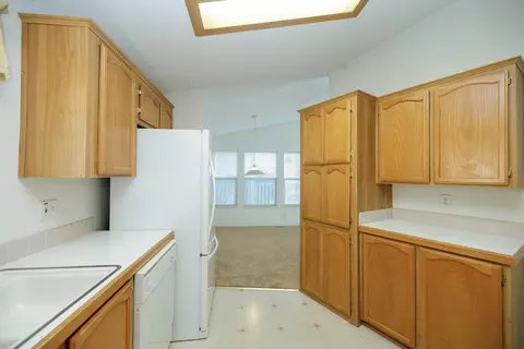 Kitchen - 20 Schooner Ln, Modesto, CA 95356 photo 4 of 5