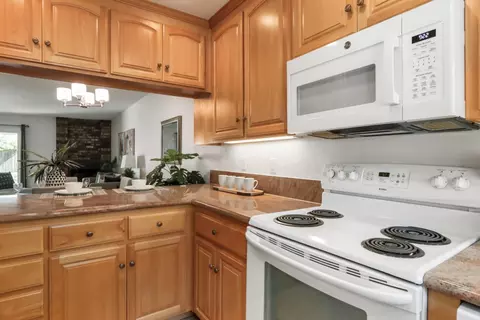 Kitchen - 605 Isla Pl, Davis, CA 95616 photo 4 of 6