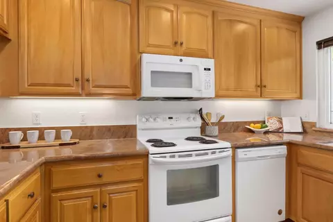 Kitchen - 605 Isla Pl, Davis, CA 95616 photo 2 of 6