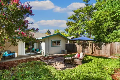 Exterior - 605 Isla Pl, Davis, CA 95616 photo 5 of 8
