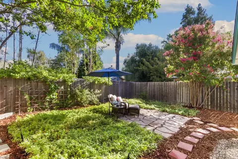 Exterior - 605 Isla Pl, Davis, CA 95616 photo 4 of 8