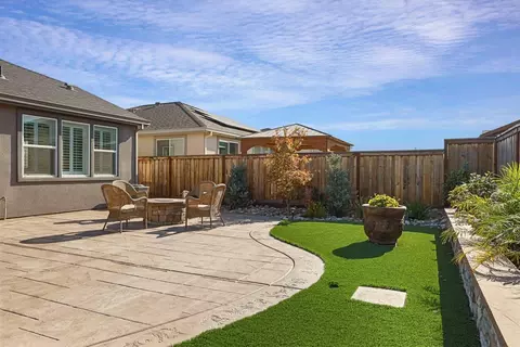 Exterior - 650 Heathridge St, Manteca, CA 95336 photo 5 of 15