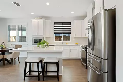 Kitchen - 650 Heathridge St, Manteca, CA 95336 photo 2 of 6