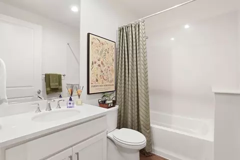 Bath - 650 Heathridge St, Manteca, CA 95336 photo 4 of 4