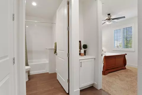 Entry Way - 650 Heathridge St, Manteca, CA 95336 photo 1 of 3