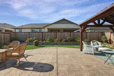 Exterior - 650 Heathridge St, Manteca, CA 95336 photo 6 of 15