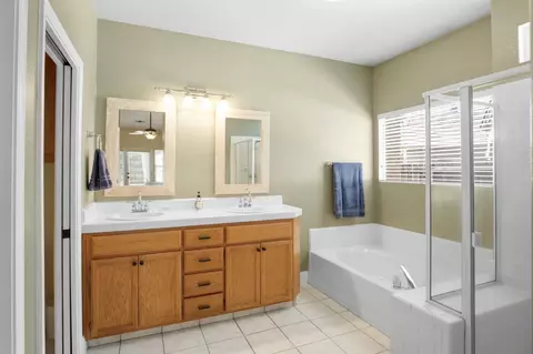 Bath - 1850 Madelynne, Turlock, CA 95382 photo 2 of 5