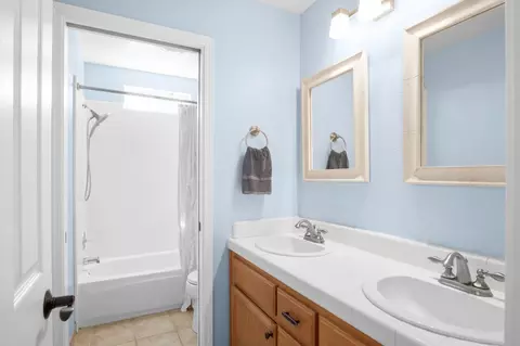 Bath - 1850 Madelynne, Turlock, CA 95382 photo 4 of 5