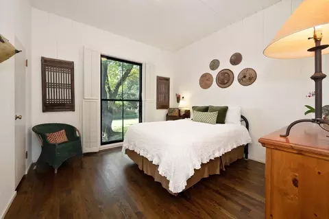 Bedroom - 13870 River Rd, Walnut Grove, CA 95690 photo 1 of 5