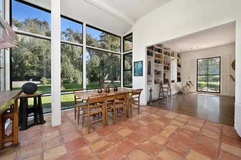 Dining - 13870 River Rd, Walnut Grove, CA 95690 photo 2 of 6