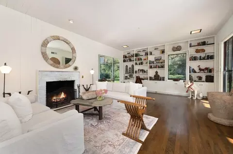Living - 13870 River Rd, Walnut Grove, CA 95690 photo 1 of 5