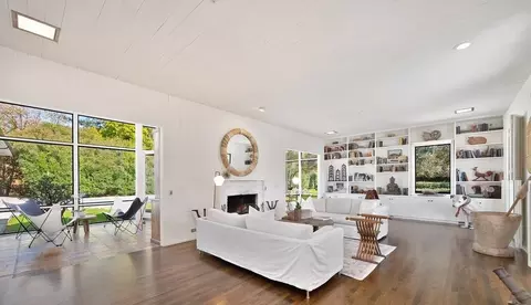 Living - 13870 River Rd, Walnut Grove, CA 95690 photo 2 of 5