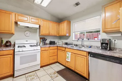 1708 Walpole Pl, Modesto, CA 95358 photo 8