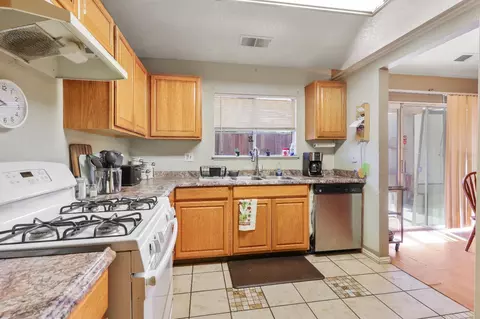 1708 Walpole Pl, Modesto, CA 95358 photo 9