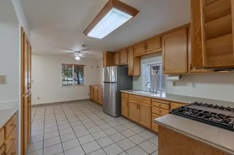 2124 3rd St, Hughson, CA 95326 photo 2