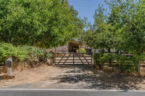 8979 Sheep Ranch Rd, Mountain Ranch, CA 95246 photo 2
