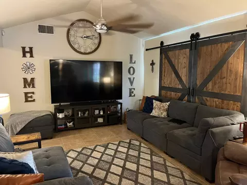 Living - 2021 Durango Ln, Modesto, CA 95355 photo 2 of 3