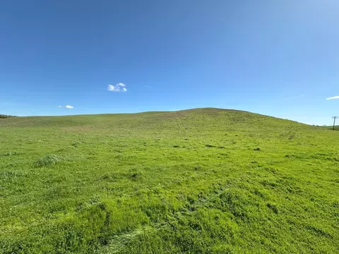 400 Crabtree Rd, Waterford, CA 95386