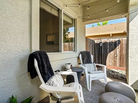 Exterior - 417 Weider Ct, Folsom, CA 95630 photo 4 of 7