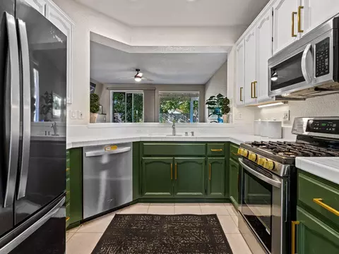 Kitchen - 417 Weider Ct, Folsom, CA 95630 photo 2 of 4