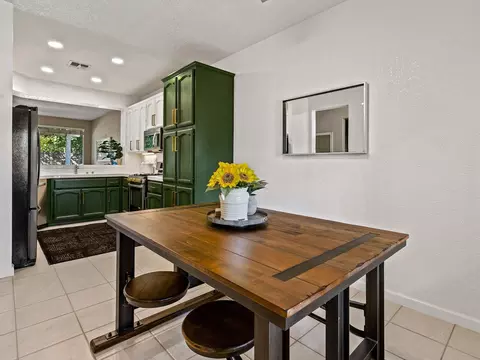 Dining - 417 Weider Ct, Folsom, CA 95630 photo 2 of 2