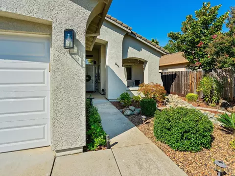 Exterior - 417 Weider Ct, Folsom, CA 95630 photo 2 of 7
