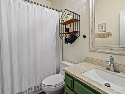 Bath - 417 Weider Ct, Folsom, CA 95630 photo 2 of 2