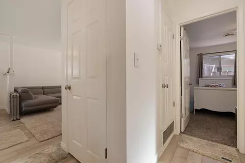Entry Way - 1900 Floyd Ave, Modesto, CA 95355 photo 3 of 12