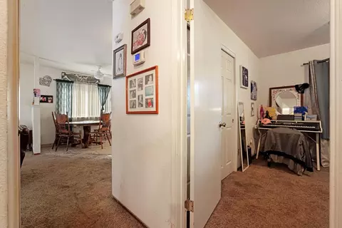 Entry Way - 1900 Floyd Ave, Modesto, CA 95355 photo 10 of 12