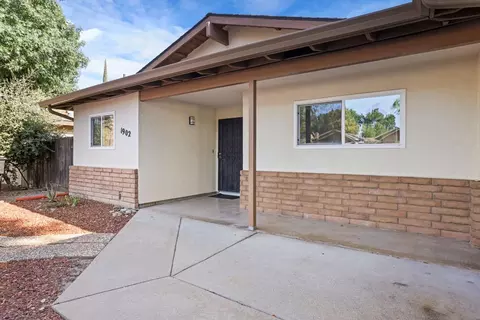 Exterior - 1900 Floyd Ave, Modesto, CA 95355 photo 3 of 11