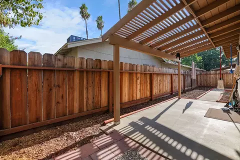 Exterior - 1900 Floyd Ave, Modesto, CA 95355 photo 5 of 11