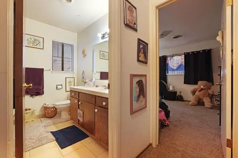 Entry Way - 1900 Floyd Ave, Modesto, CA 95355 photo 11 of 12