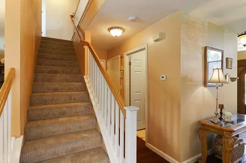 Entry Way - 2161 David Ernest Ct, Tracy, CA 95377 photo 5 of 8
