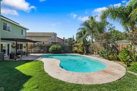 Exterior - 2161 David Ernest Ct, Tracy, CA 95377 photo 8 of 10