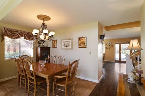 Dining - 2161 David Ernest Ct, Tracy, CA 95377 photo 3 of 4