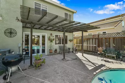 Exterior - 2161 David Ernest Ct, Tracy, CA 95377 photo 9 of 10