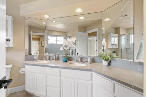 Bath - 103 Wolf Point Ct, Folsom, CA 95630 photo 4 of 7