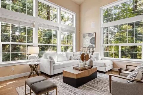 Living - 103 Wolf Point Ct, Folsom, CA 95630 photo 2 of 5