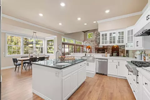 Kitchen - 103 Wolf Point Ct, Folsom, CA 95630 photo 2 of 5