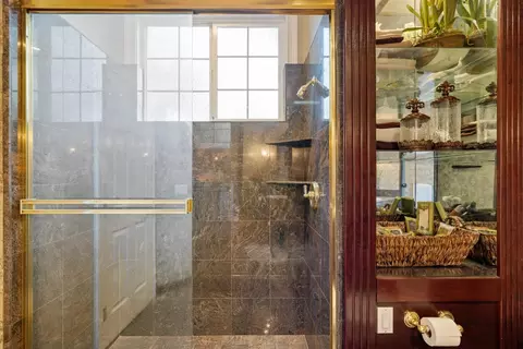 Bath - 103 Wolf Point Ct, Folsom, CA 95630 photo 3 of 7