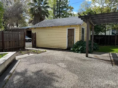 381 E 4th St, Chico, CA 95928 photo 4